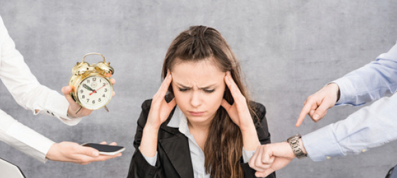 אבחון תעסוקתי - אישה עם כאב ראש